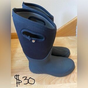 BOGGS snow boots